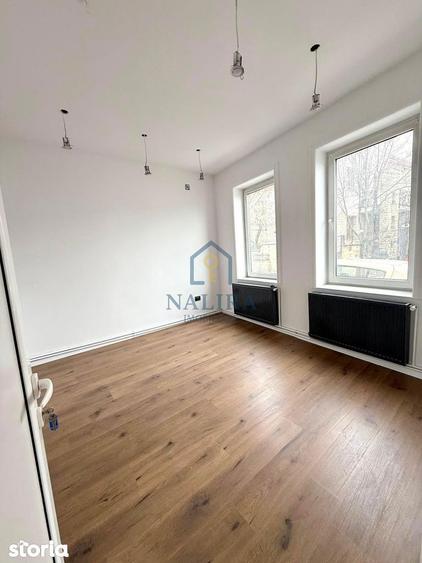 Casă cu 3 camere cu Teren 298 Mp în Central