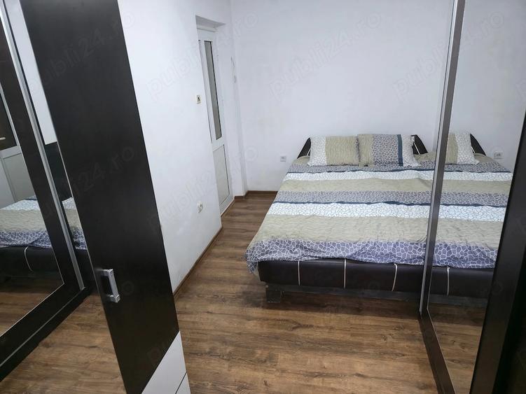 Apartament cu 3 camere semidecomandat în Central