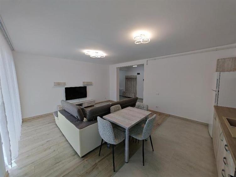 Apartament cu 3 camere decomandat, mobilat în Bartolomeu