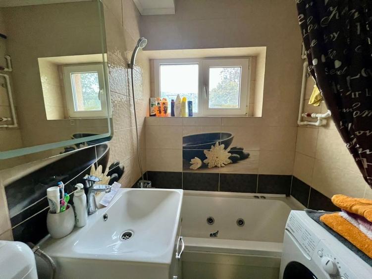 Apartament cu 3 camere în Berceni