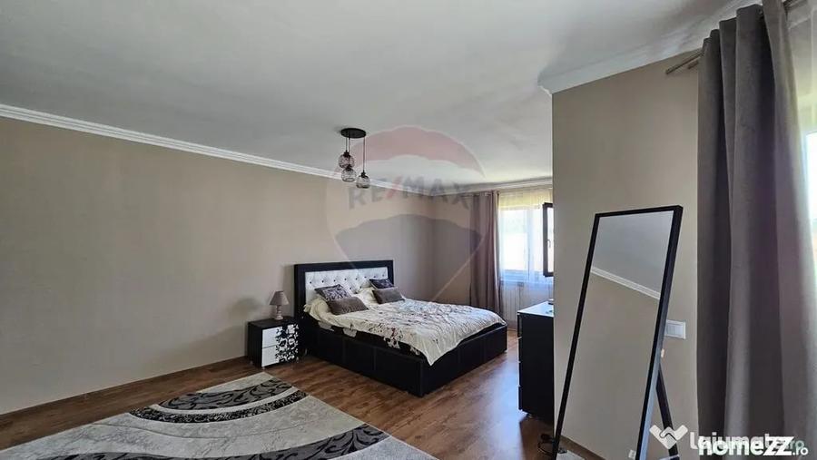Casă cu 6 camere cu Teren 3600 Mp în Hănțești