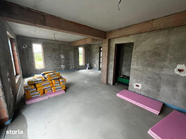 Casă cu 4 camere în Dragomirești-Vale