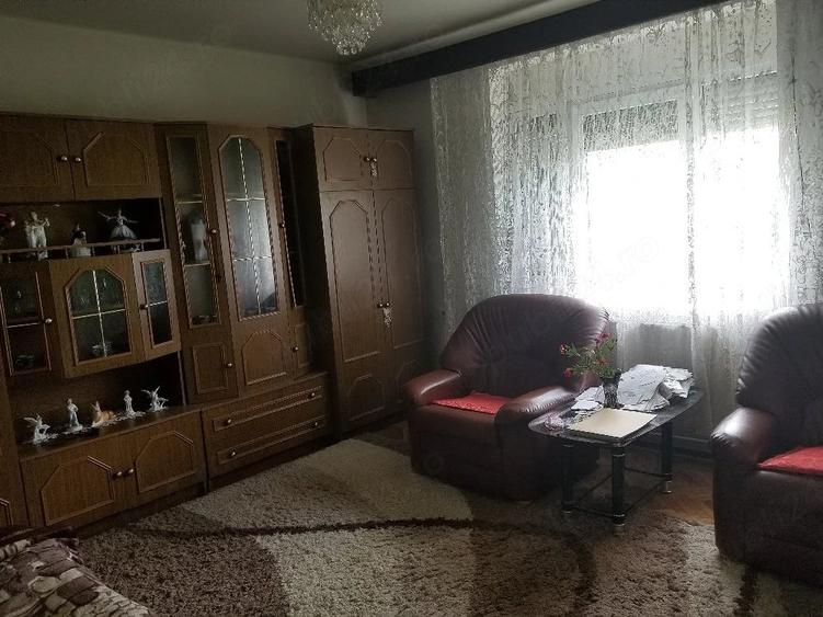 Casă cu 6 camere cu Teren 770 Mp în Grădiște