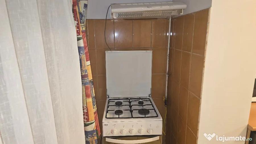 Inchiriez apartament 2 camere decomandat in Deva, M. Averescu et. 1 - 2
