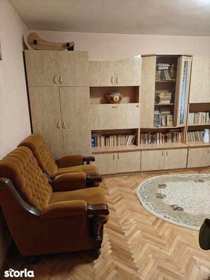 Apartament cu 3 camere, mobilat în Casa de Cultură