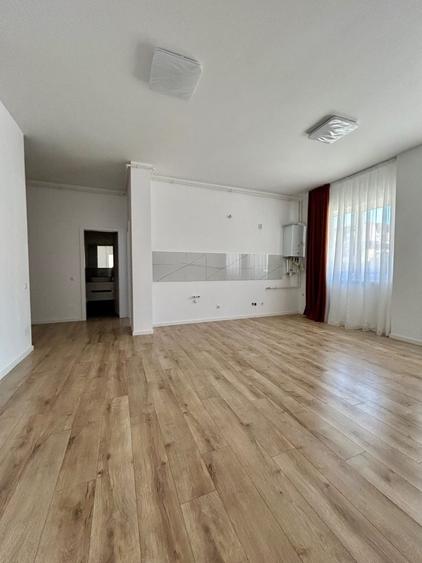 Apartament cu 3 camere semidecomandat în Florești — fotografia 1