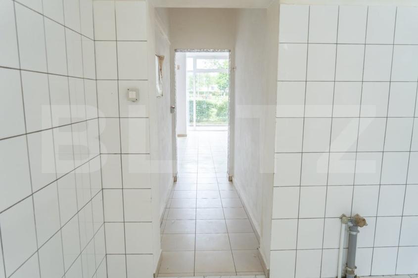 Spațiu comercial, de 200 mp, în Turț
