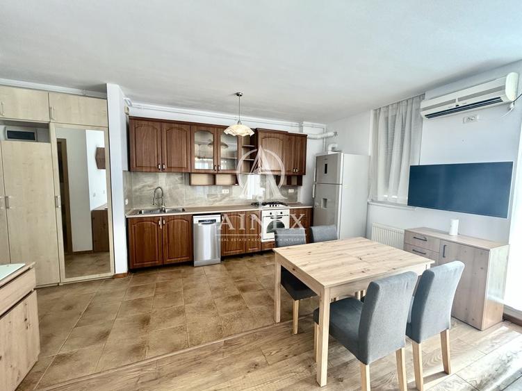 Apartament cu 3 camere decomandat, mobilat în Aradului
