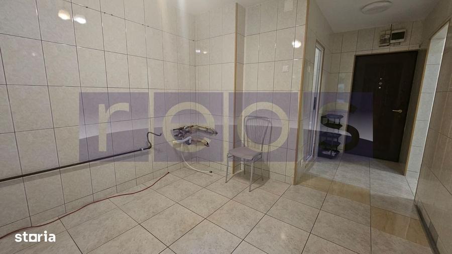 Apartament cu 2 camere decomandat în Valea Oltului
