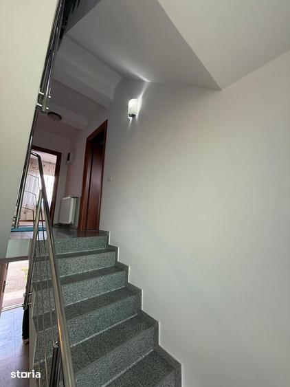 Casă cu 5 camere cu Teren 650 Mp în Chiajna