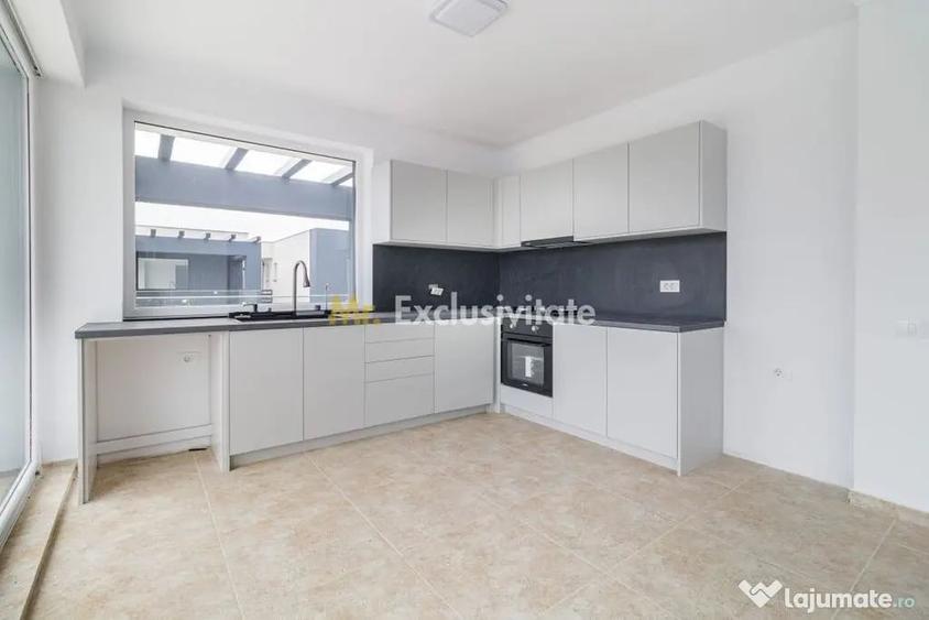Apartament cu 5 camere semidecomandat în 1 Decembrie