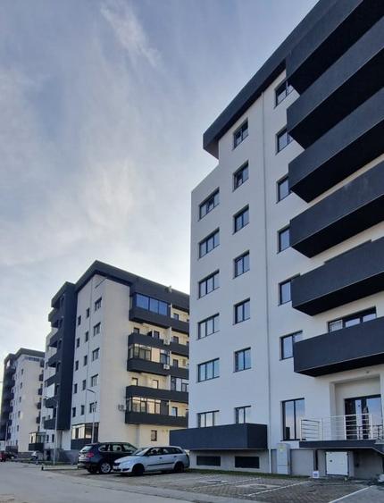 Apartament cu 2 camere semidecomandat în Craiovei
