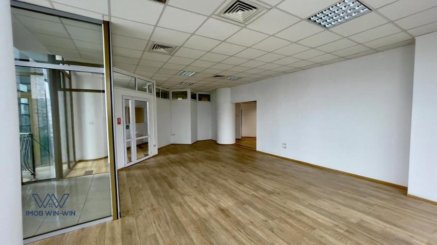 Birou, de 120 mp, în Frații Golești