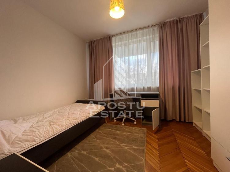 Apartament cu 3 camere decomandat în Podgoria
