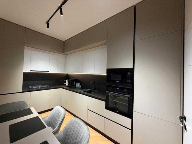Apartament cu 2 camere decomandat, mobilat în Kamsas