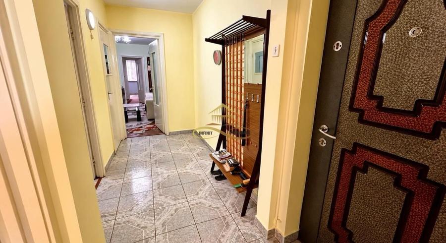 Apartament cu 3 camere, mobilat în Cornișa