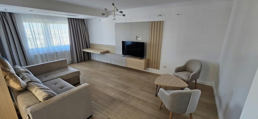 Apartament cu 2 camere decomandat în Trocadero