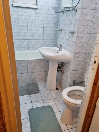 Apartament cu 3 camere decomandat în Cetate