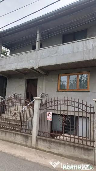 Casă cu 4 camere cu Canalizare în Granit
