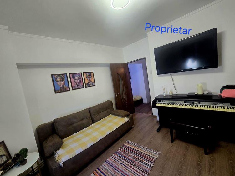 Apartament cu 3 camere decomandat în Carrefour