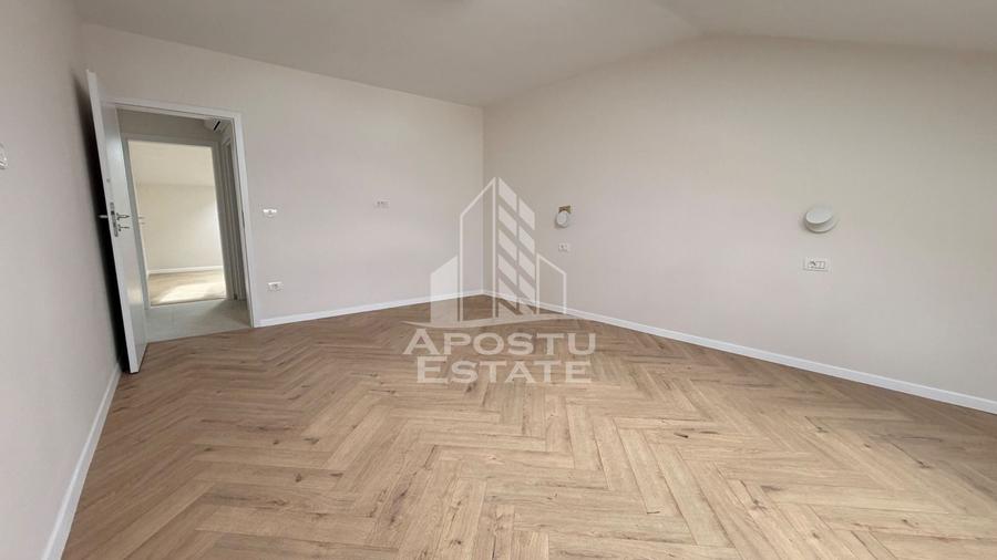 Apartament cu 3 camere semidecomandat în Braytim