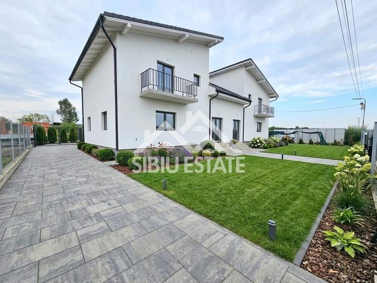 Duplex cu 5 camere cu Canalizare în Șelimbăr
