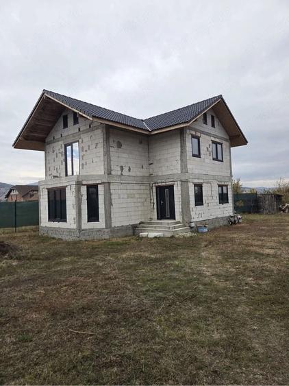 Casă individuală cu 5 camere cu Teren 690 Mp în Vințu de Jos