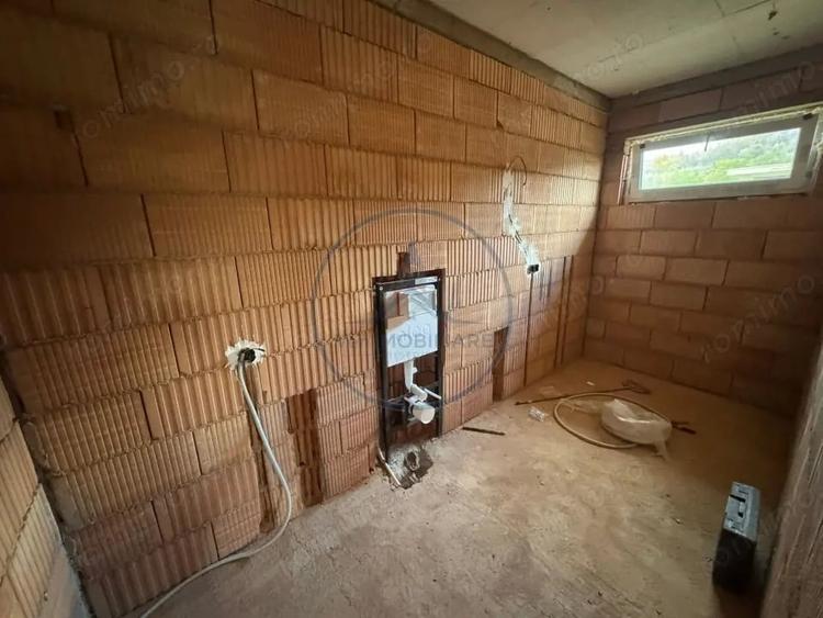 Casă cu 4 camere cu Teren 350 Mp în Central