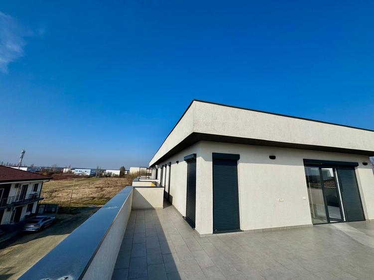 Apartament cu 4 camere decomandat în Ghirodei
