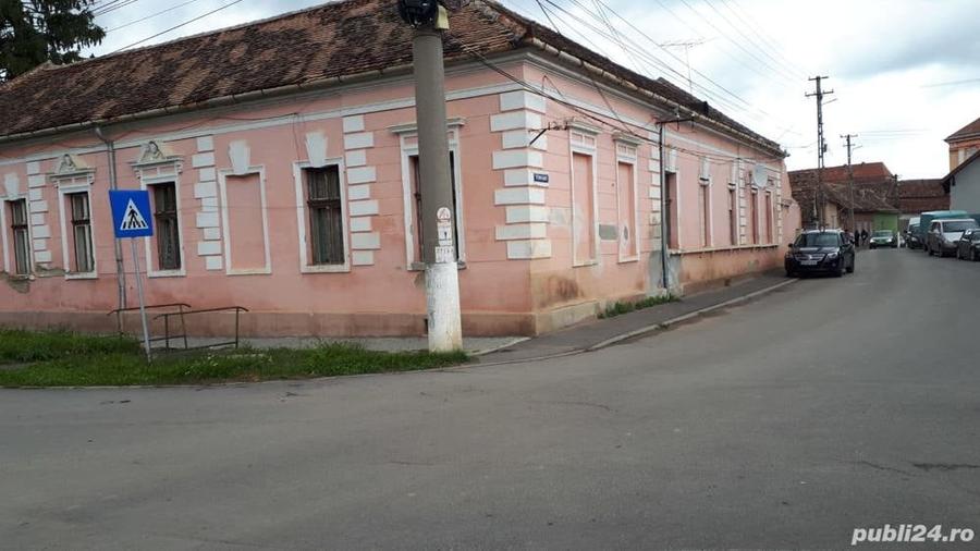 Casă cu 5 camere în Dumbrăveni