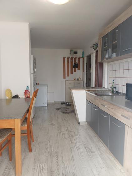 Apartament cu 2 camere decomandat în Sărari