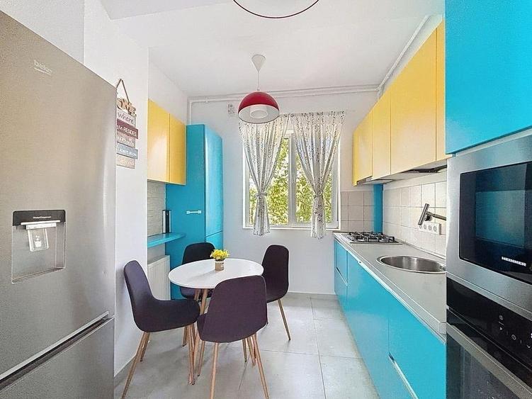 Apartament cu 3 camere semidecomandat în Gorjului