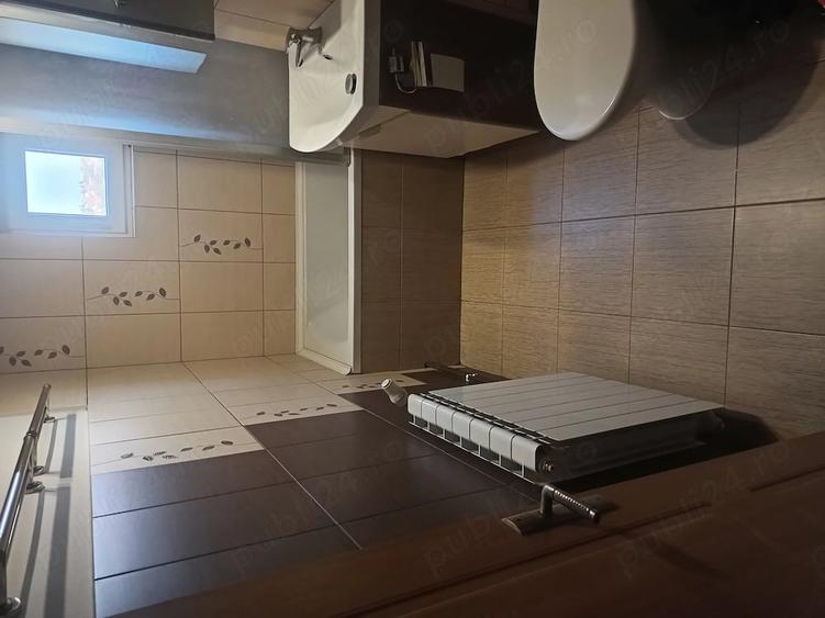 Apartament cu 4 camere decomandat în 6 Vânători