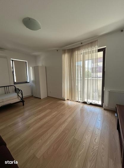 Apartament cu 3 camere în Centrul Civic