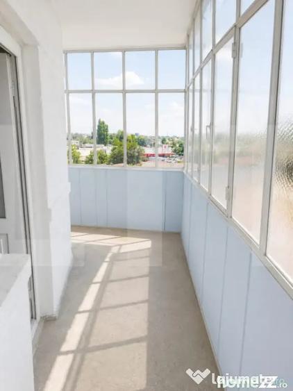 Apartament cu 3 camere decomandat în Sud