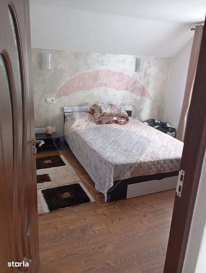 Casă cu 7 camere cu Teren 1183 Mp în Central