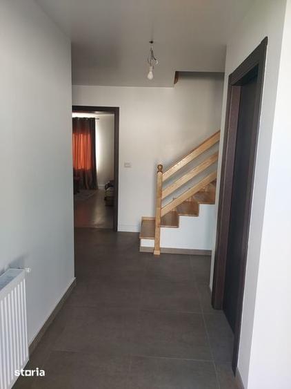 Casă cu 4 camere cu Teren 200 Mp în Frătăuții Vechi