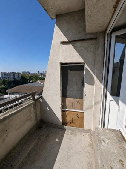 Apartament cu 4 camere decomandat în Central