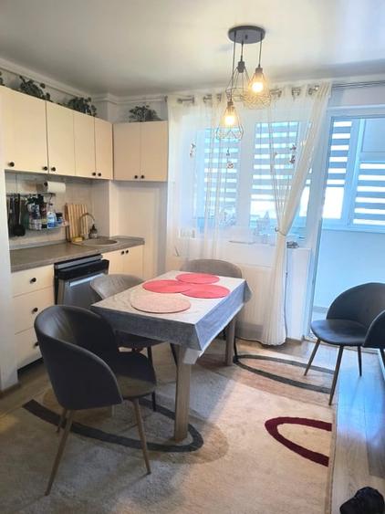 Apartament cu 3 camere decomandat, mobilat în Popas Păcurari
