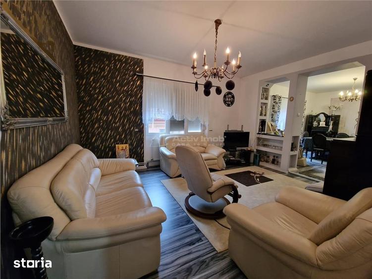 Casă cu 7 camere cu Teren 600 Mp în Central