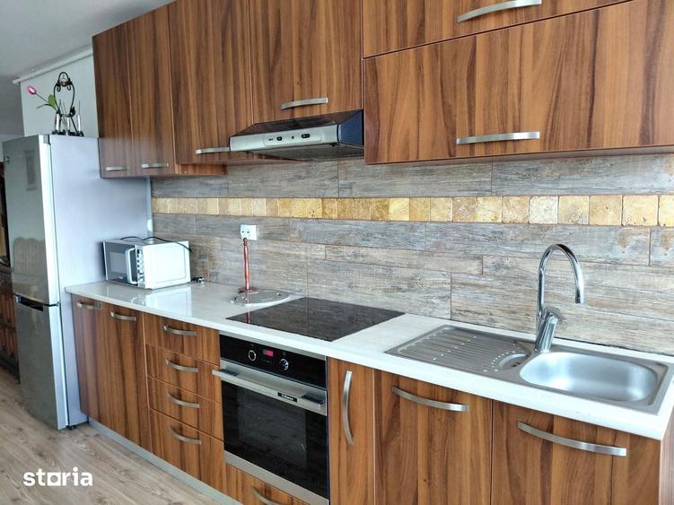 Apartament cu 3 camere decomandat în Traian