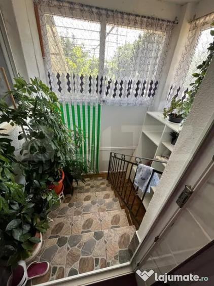 Casă cu 4 camere cu Teren 1150 Mp în Central