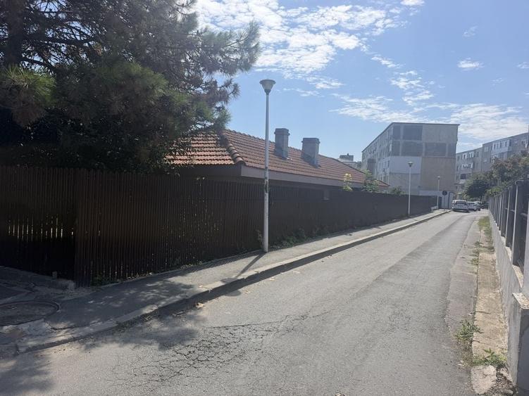 Casa cu teren de vanzare - 1