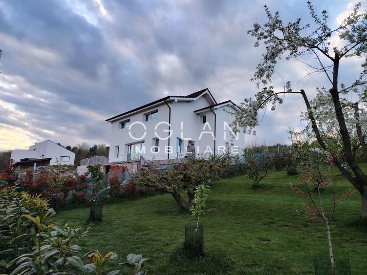 Casă individuală cu 4 camere cu Canalizare în Cisnădioara