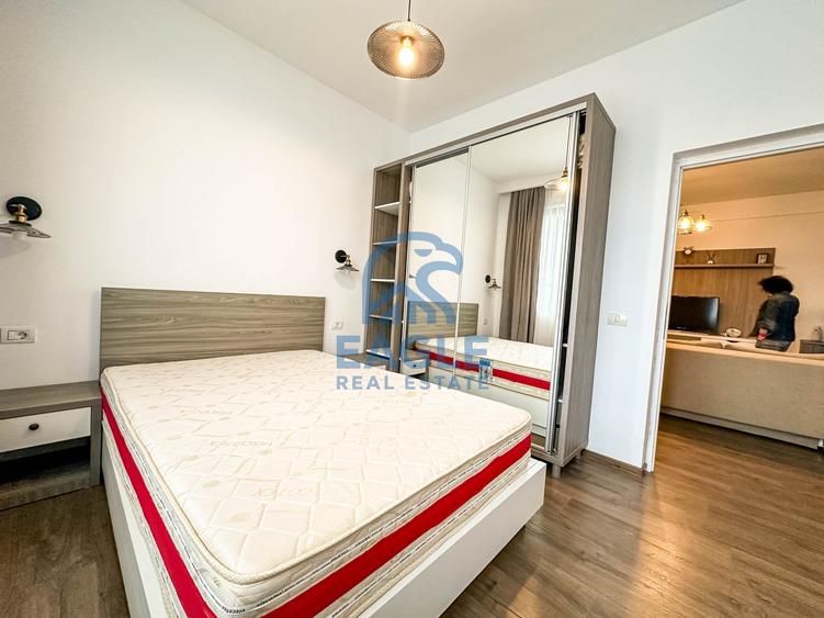 Apartament cu 2 camere nedecomandat, mobilat în Faleza Nord