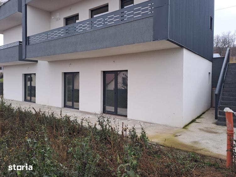Apartament cu 3 camere în Ciurea