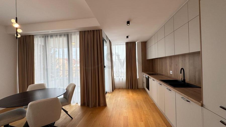Apartament cu 3 camere decomandat în Iancu Nicolae
