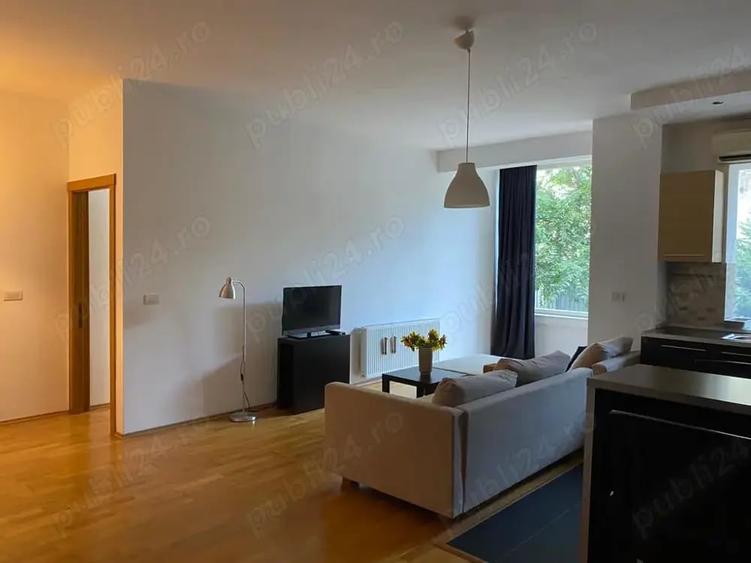 Apartament cu 2 camere decomandat în Take Ionescu