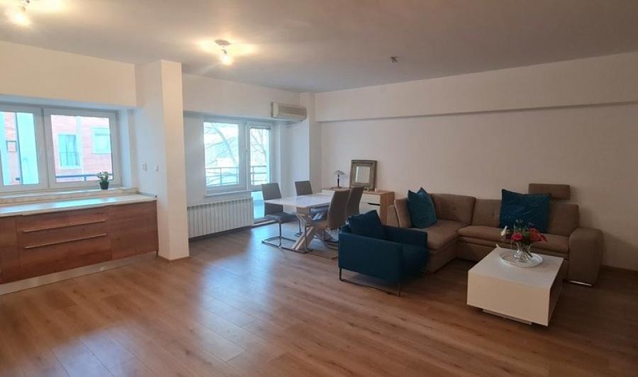 Apartament cu 3 camere în Nordului