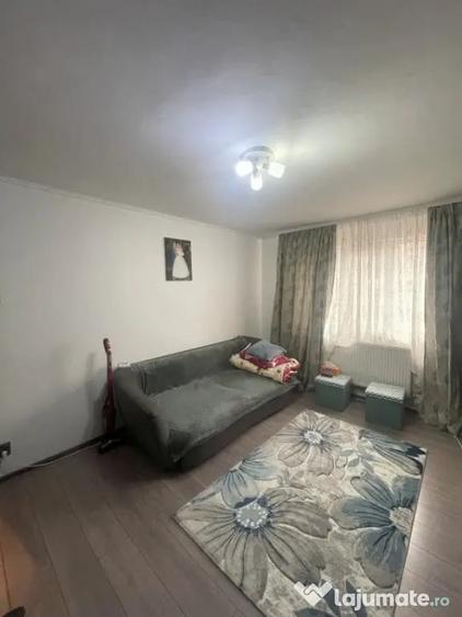 Apartament cu 2 camere semidecomandat, mobilat în Hotvon